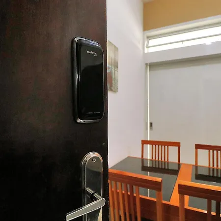 Belo 2 quartos para 6 pessoas na quadra da praia-3